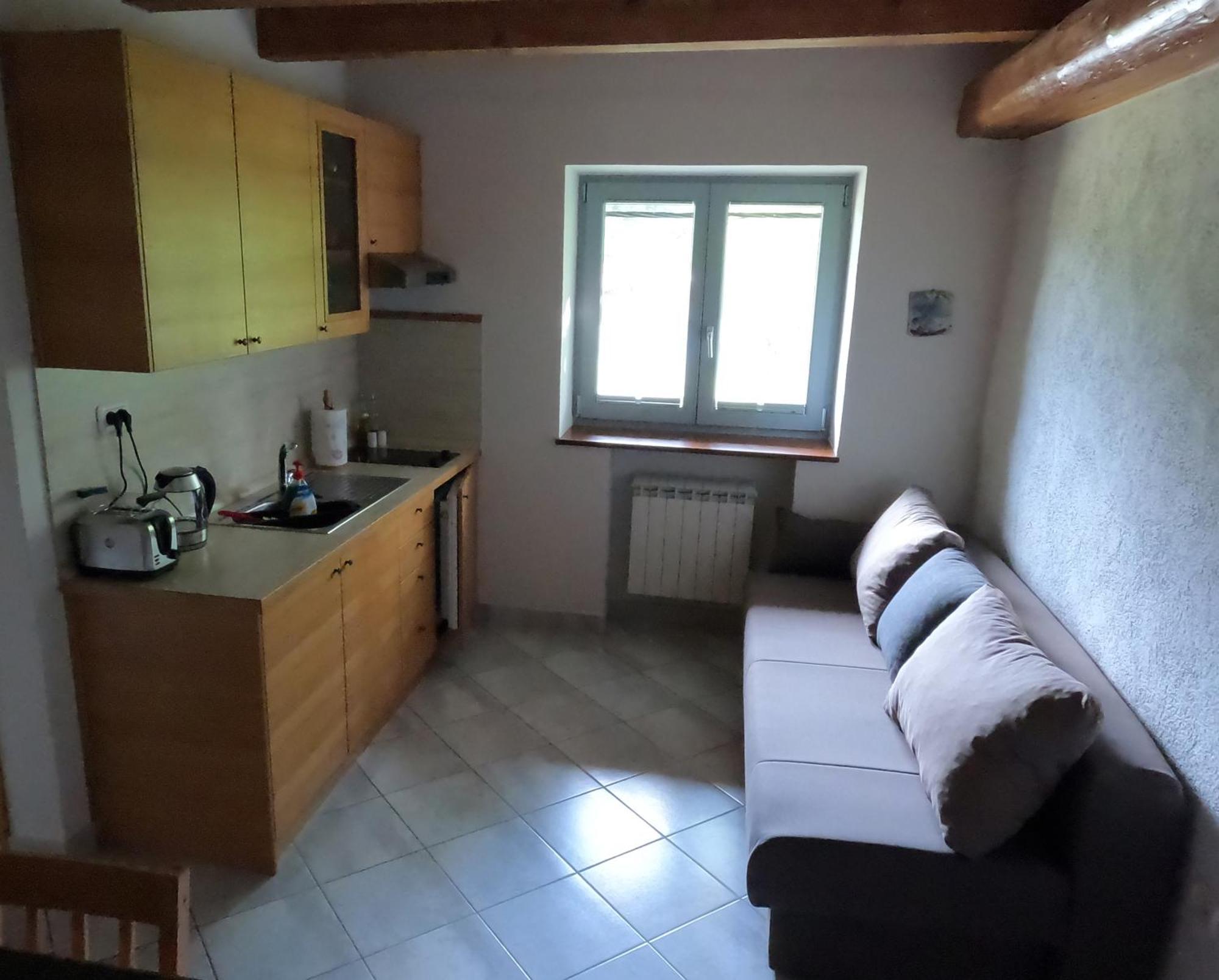 Guesthouse Idila Pod Nanosom Senozece Exterior photo