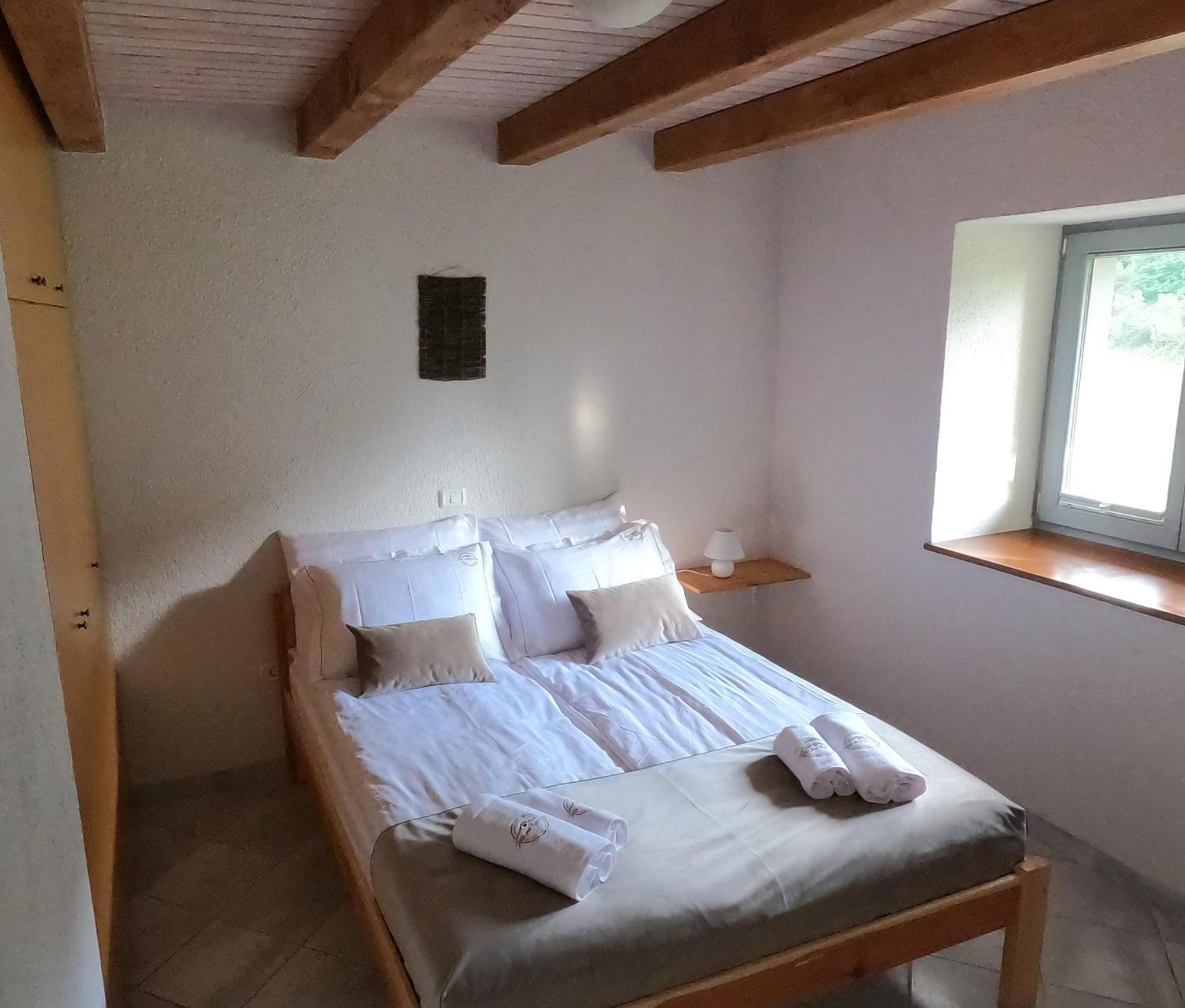 Guesthouse Idila Pod Nanosom Senozece Exterior photo